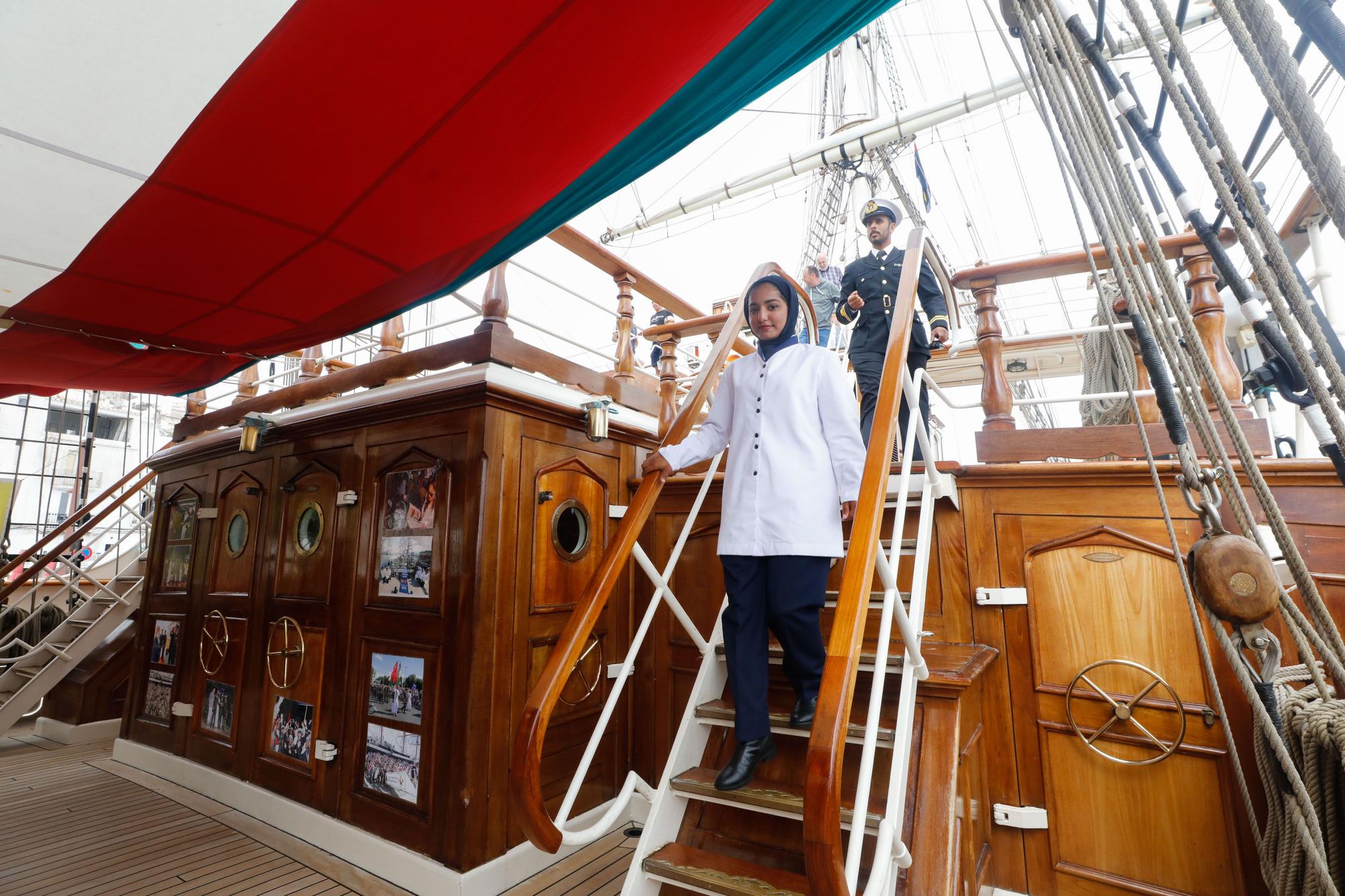 Jornada de puertas abiertas en el velero de Omán barco escuela 'Royal Shabab Omán 2'