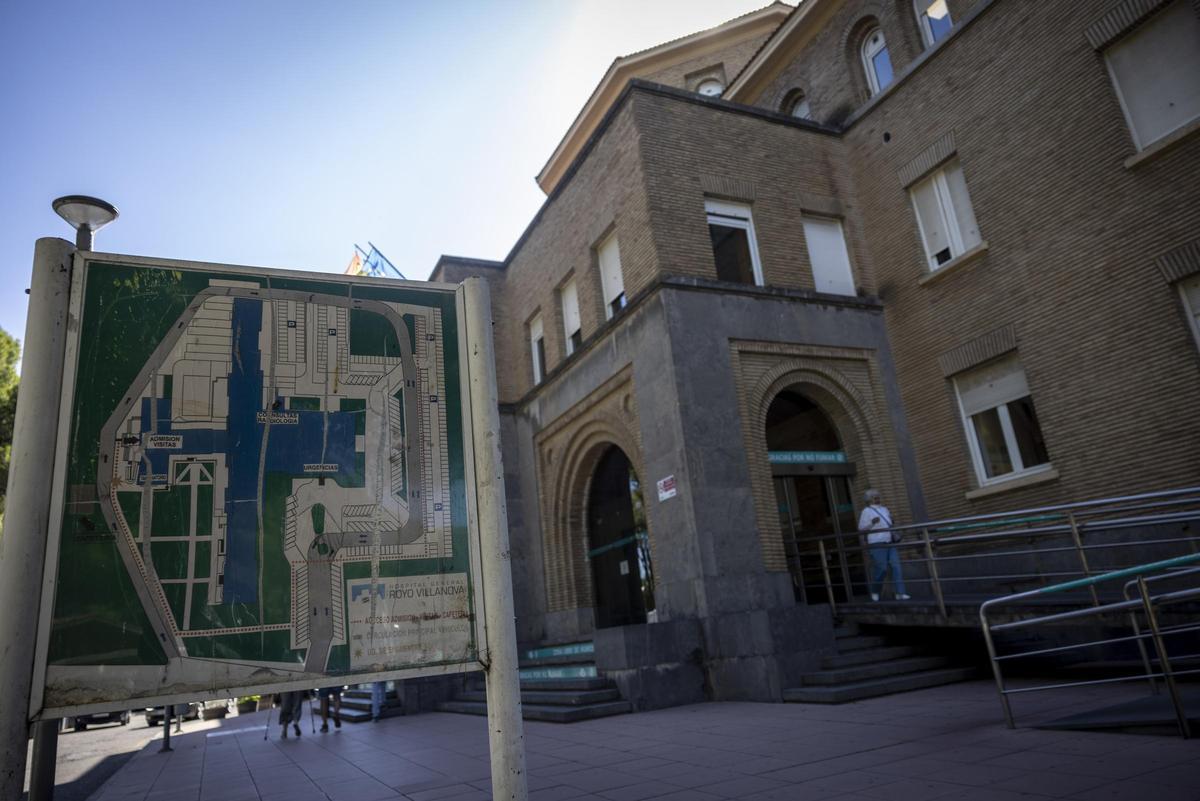 Entrada al hospital Royo Villanova, en una imagen de archivo.