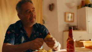 Un actor anomenat Santi Balmes, a l’anunci d’Estrella Damm