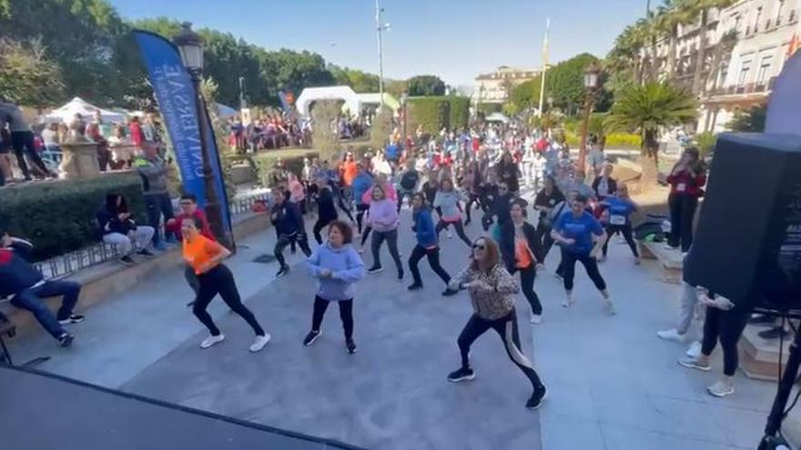 Clase de zumba en la Glorieta al finalizar la Carrera de la Mujer de Murcia