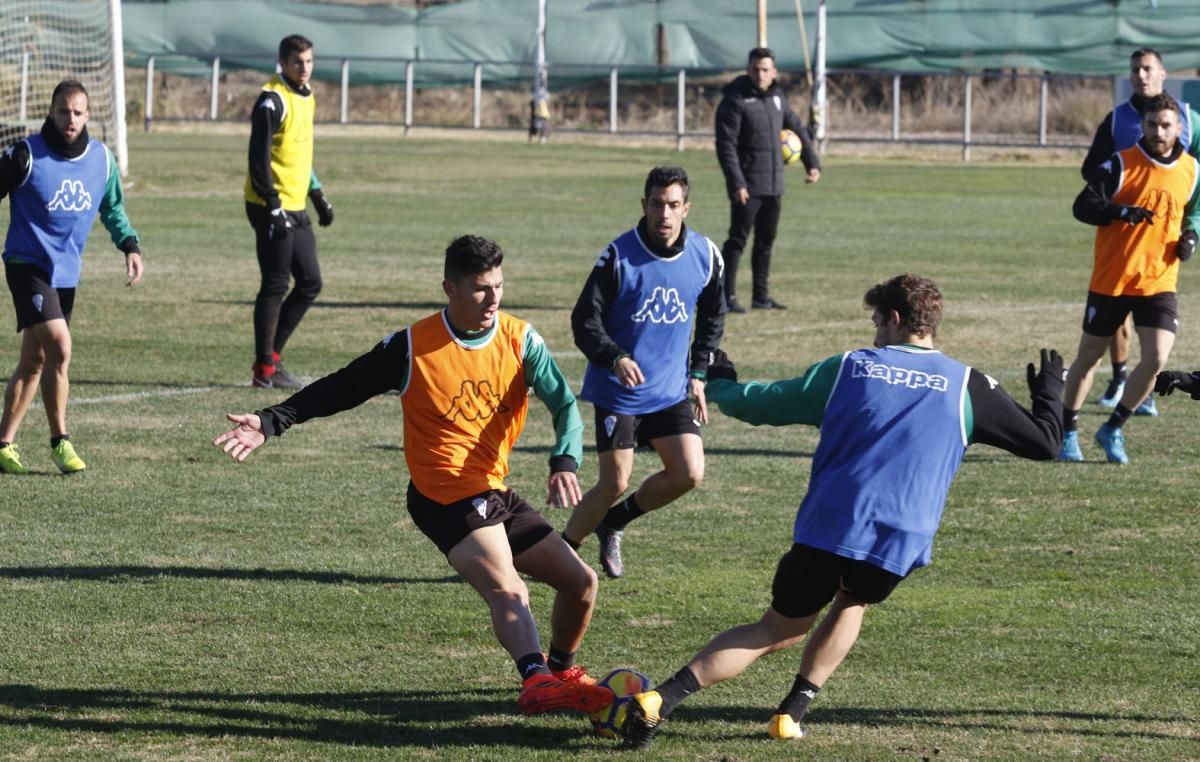 Primer entrenamiento de Jorge Romero tras hacerse cargo del primer equipo del CCF