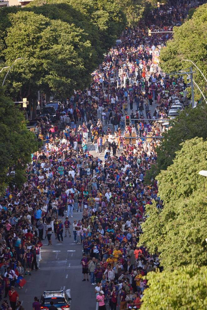 ¡De locos! Las mejores imágenes de una ciudad entregada al Barça