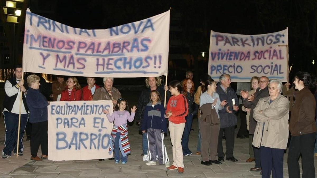 Manifestación vecinal en Trinitat Nova en el año 2004