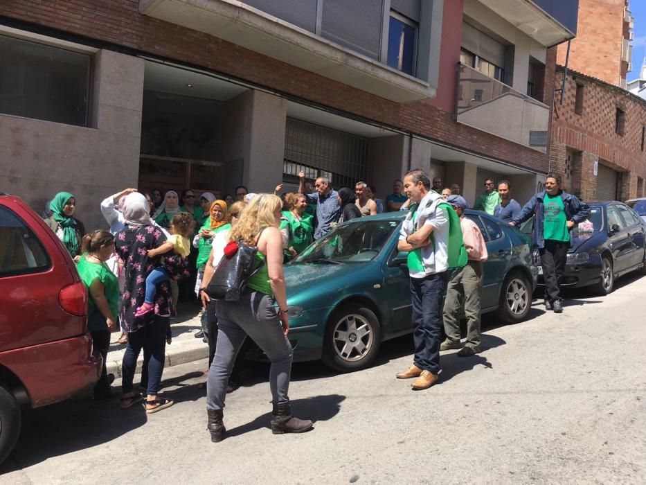 La PAHC atura un desnonament al carrer Girona