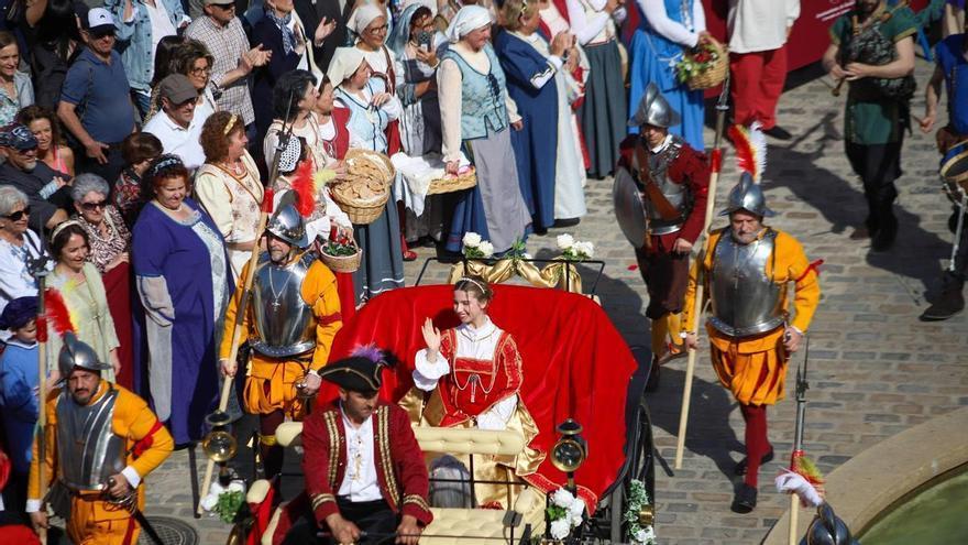 Fotogalería | Así ha sido el recibimiento a la reina Isabel de Portugal en Badajoz