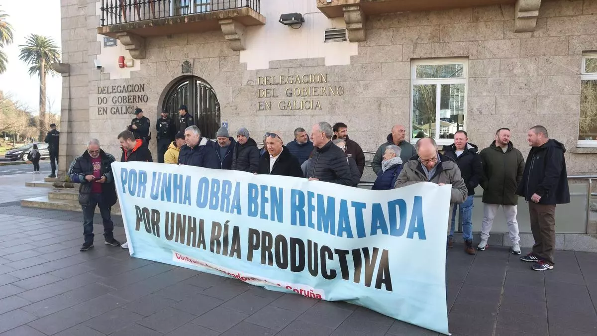 Las protestas de los mariscadores de la ría de O Burgo, sin descanso