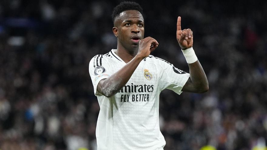 Real Madrid - RB Salzburgo | El doblete de Vinicius Junior
