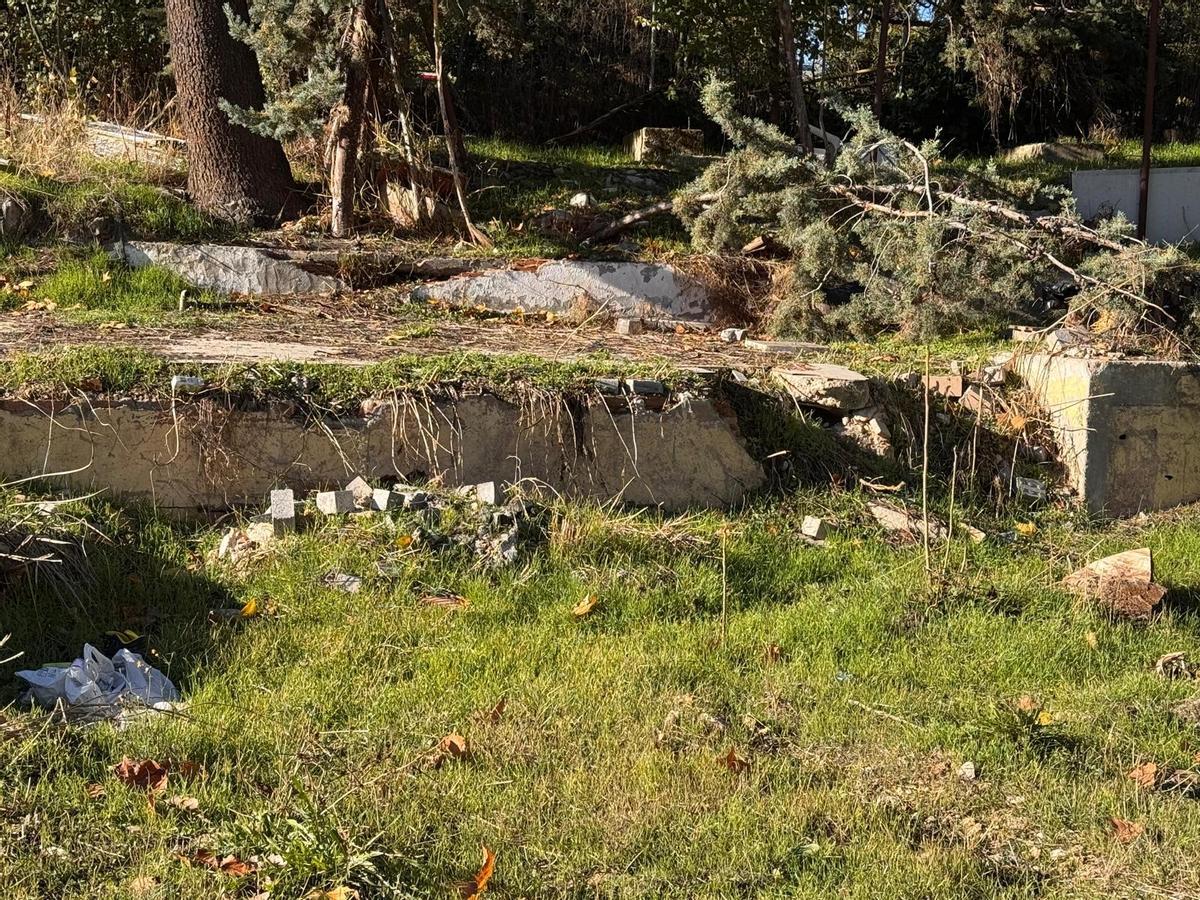 Restos del Pabellón de Guipúzcoa, que albergaba un restaurante que se incendió en 2018.