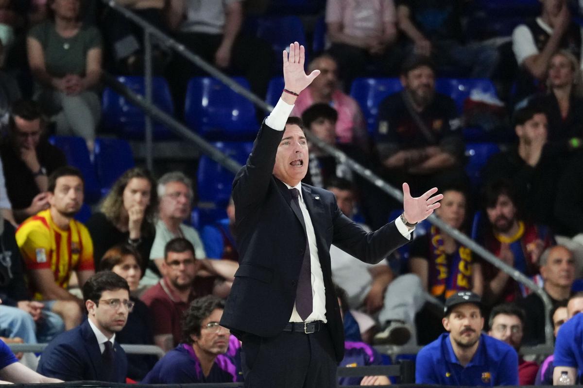 Pascual, dando instrucciones en el encuentro de este domingo ante el Gran Canaria