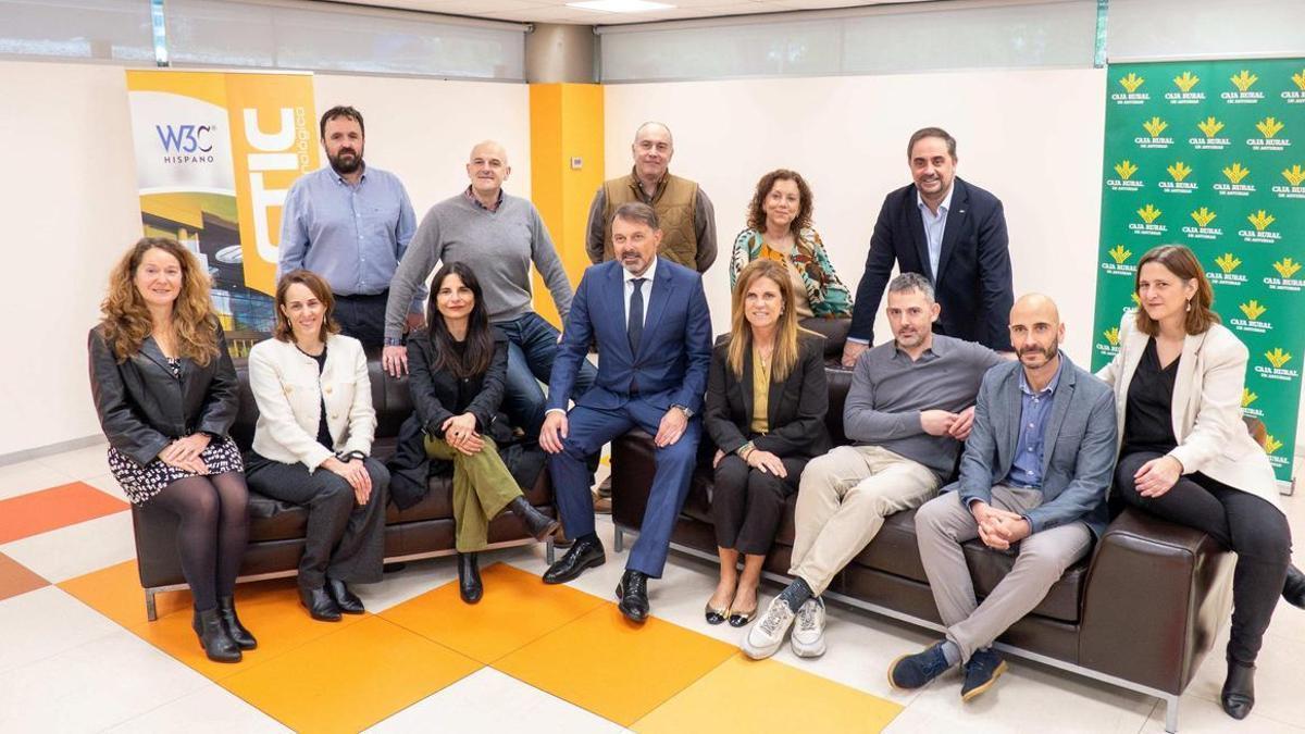 Impulsores del proyecto de asesoramiento en IA de CTIC y Caja Rural de Asturias.