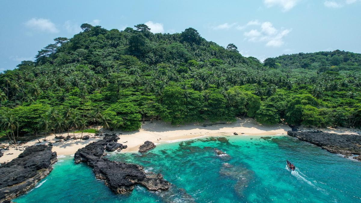 El Ilhéu das Rolas en Santo Tomé y Príncipe es un paraíso virgen situado exactamente sobre la línea del Ecuador