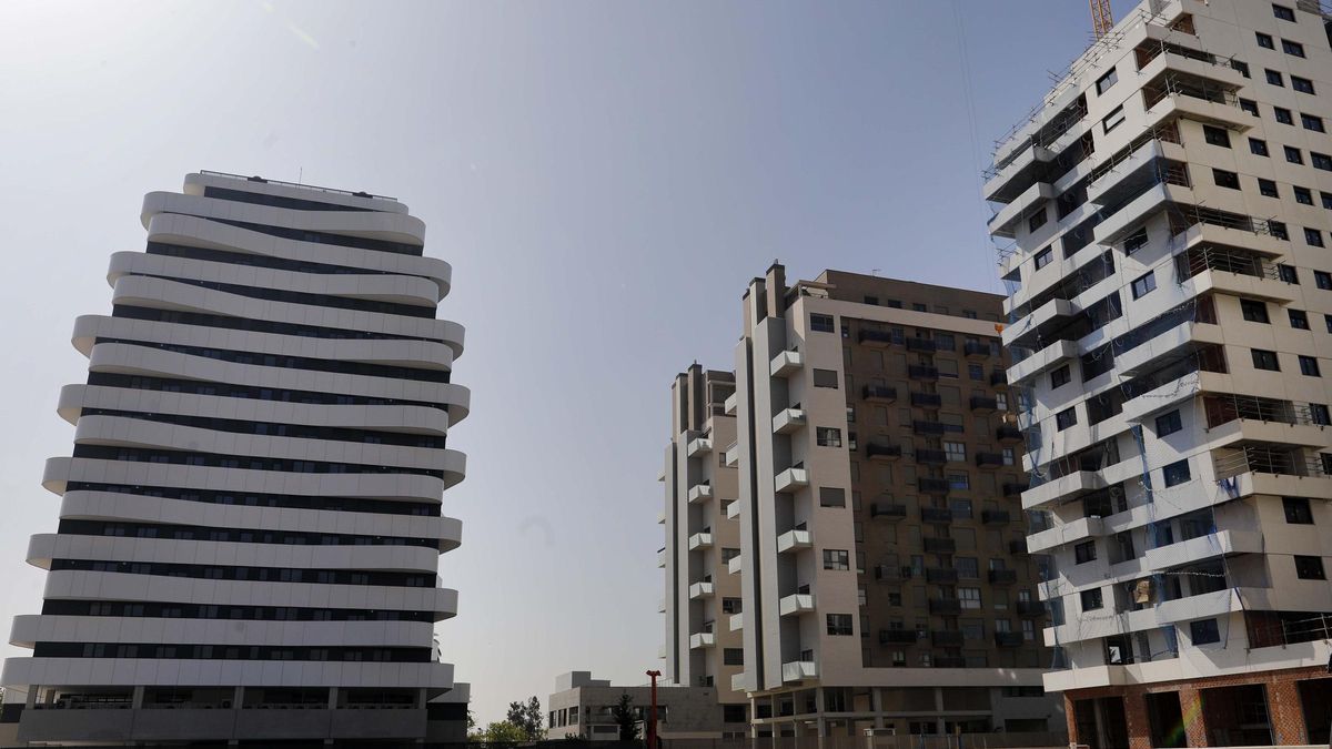 Edificios de obra nueva en Quatre Carreres.