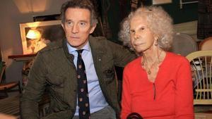 Alfonso Díez junto a la duquesa de Alba.