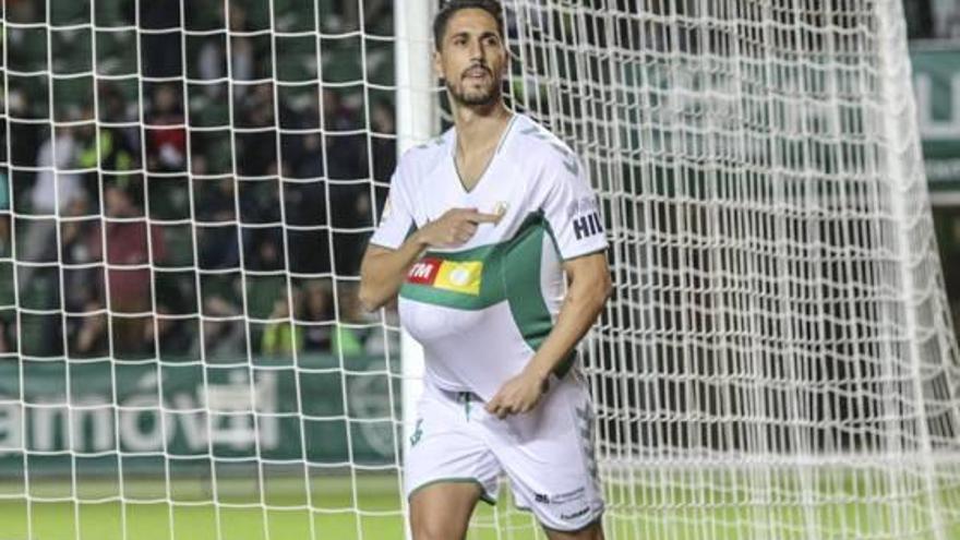 Fidel consigue para el Elche el primer «hat-trick» en ocho años