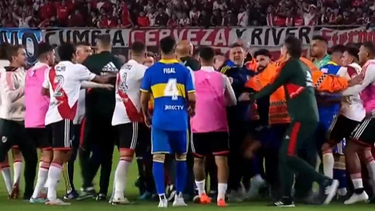 Tangana en el River - Boca jugado en el Monumental