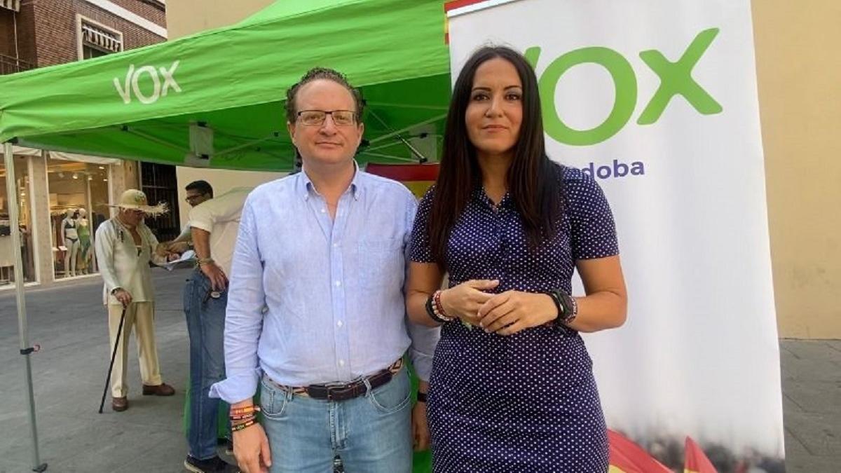 El candidato de Vox al Congreso, José Ramírez del Río, y la número uno de Vox al Senado, Rocío Puebla.