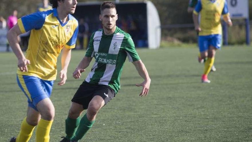 Una acción de un anterior partido entre San Claudio y Lenense.