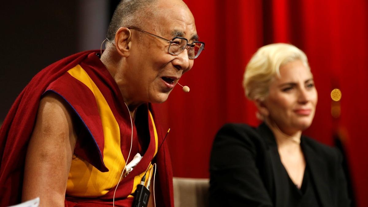 El Dalai Lama y Lady Gaga, en Indianapolis.
