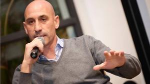 Luis Rubiales, en Barcelona firmado su libro: Matar a Rubiales