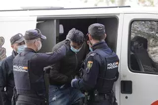 La jueza manda a prisión a los doce detenidos que llegaron a Palma en el avión patera