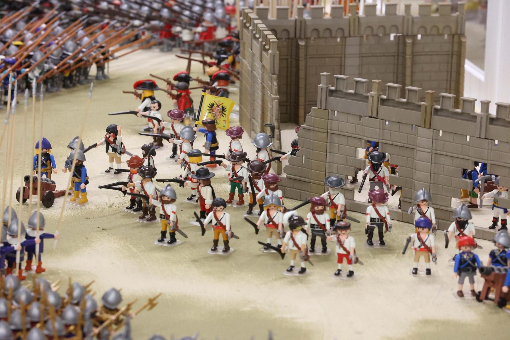 Exposición de clicks de Playmobil en el Museo Militar de A Coruña