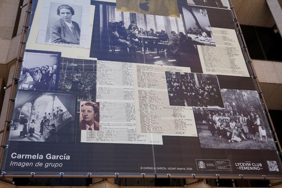 Foto de la lona de Carmen Gacía para homenajear al Lyceum Club Femenino