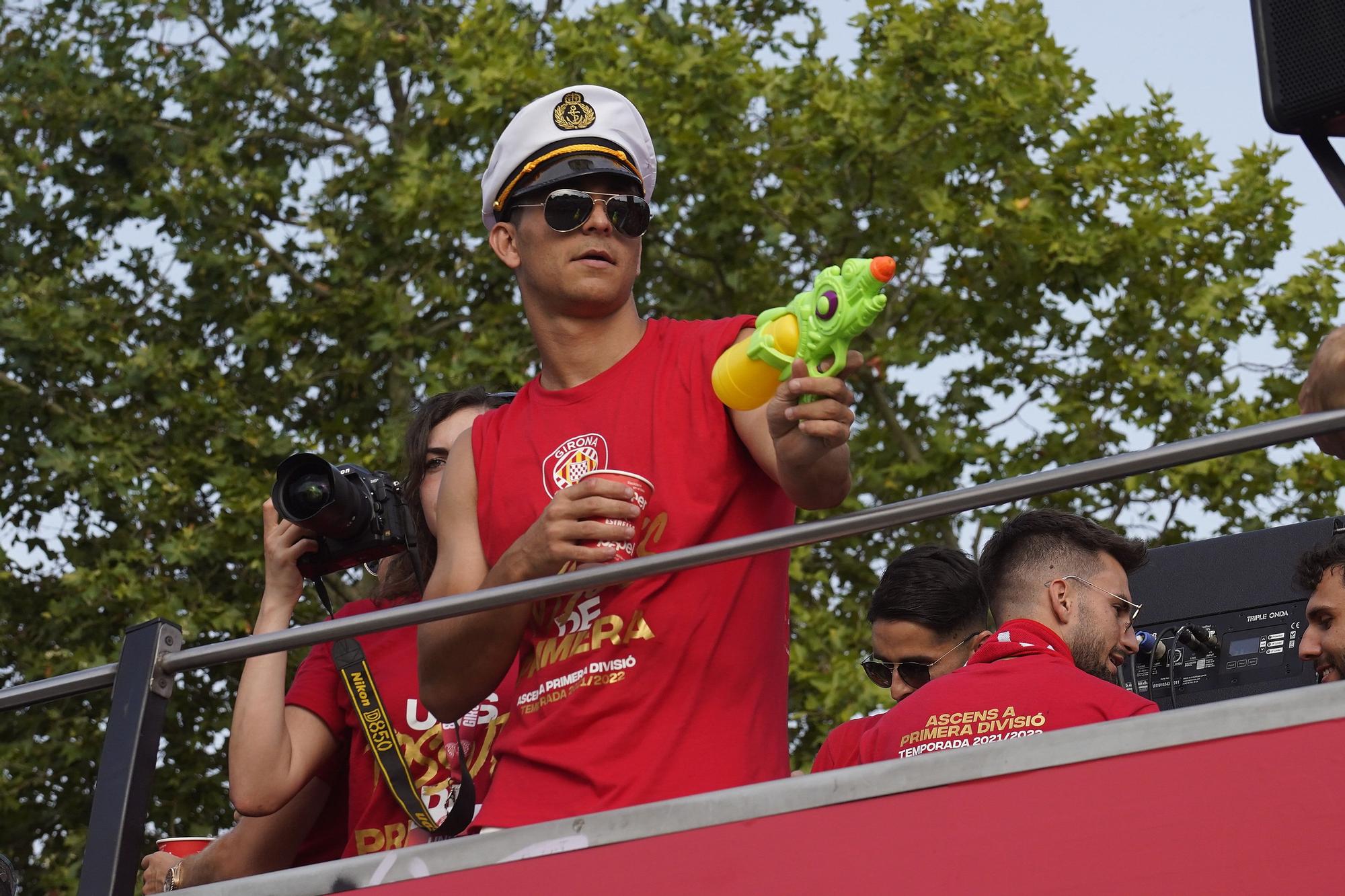 Les millors imatges de la rua de celebració del Girona i el Bàsquet Girona