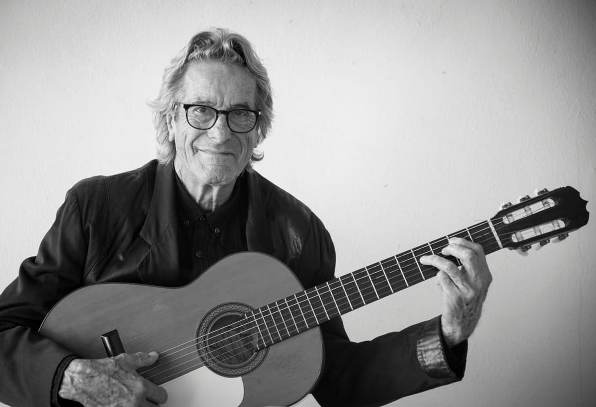 Eduardo Rodríguez Rodway, miembro de la banda y autor del libro.
