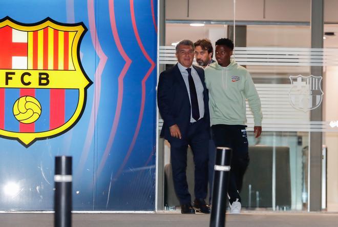 Las imágenes de Ansu Fati en las oficinas del FC Barcelona