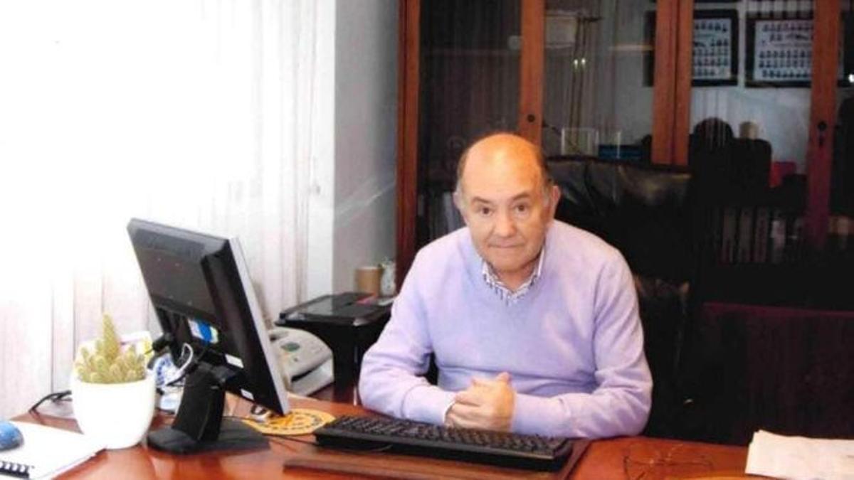 VICTOR CUEVA. FUNDADOR Y DIRECTOR DEL COLEGIO ECOLE