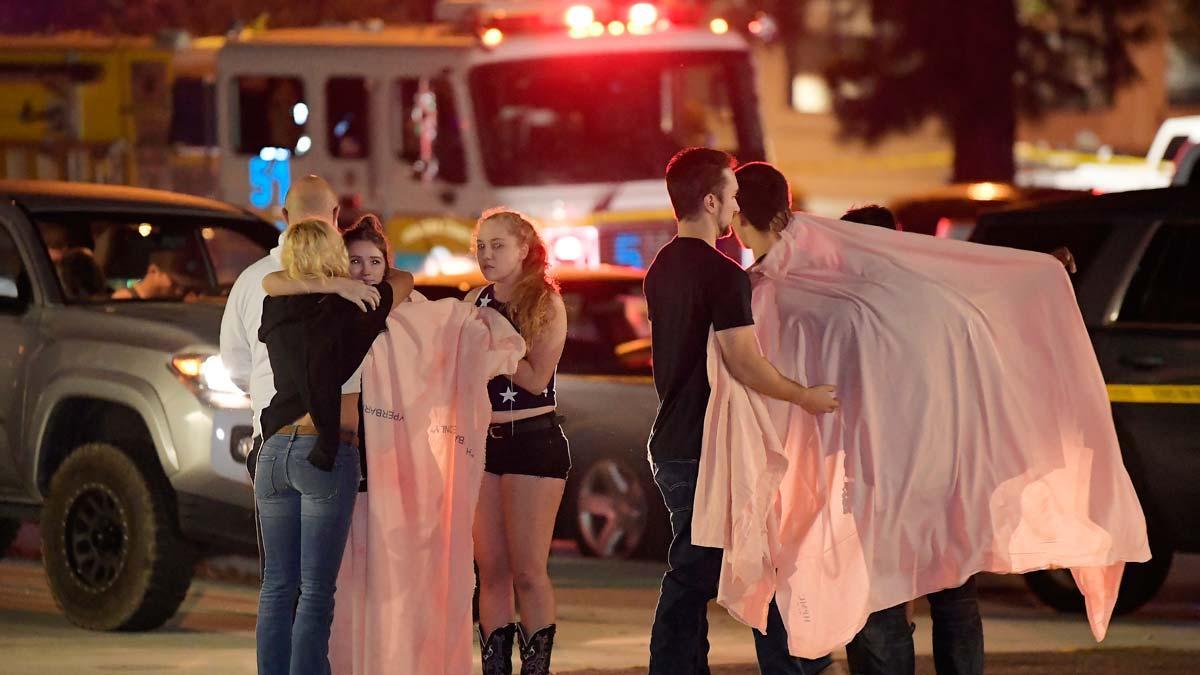 Al menos 12 muertos en un tiroteo durante una fiesta universitaria en California