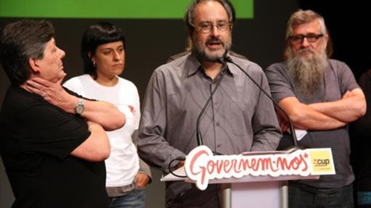 El candidato de la CUP, Antonio Baños, en Ripollet.