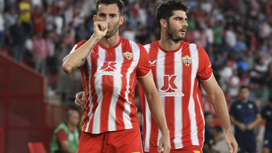 Resumen, goles y highlights del Almería 3 - 2 Girona de la jornada 10 de LaLiga Santander