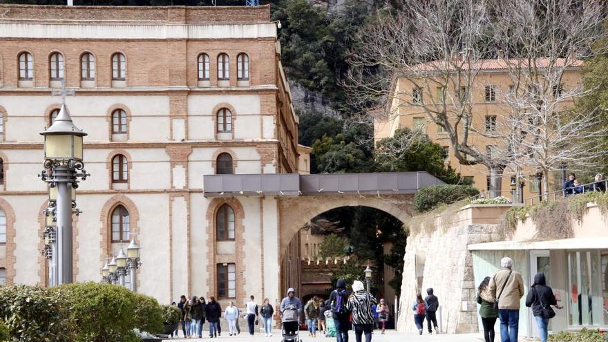 PSC-Units exigeix al Govern que retiri un monument franquista a Montserrat