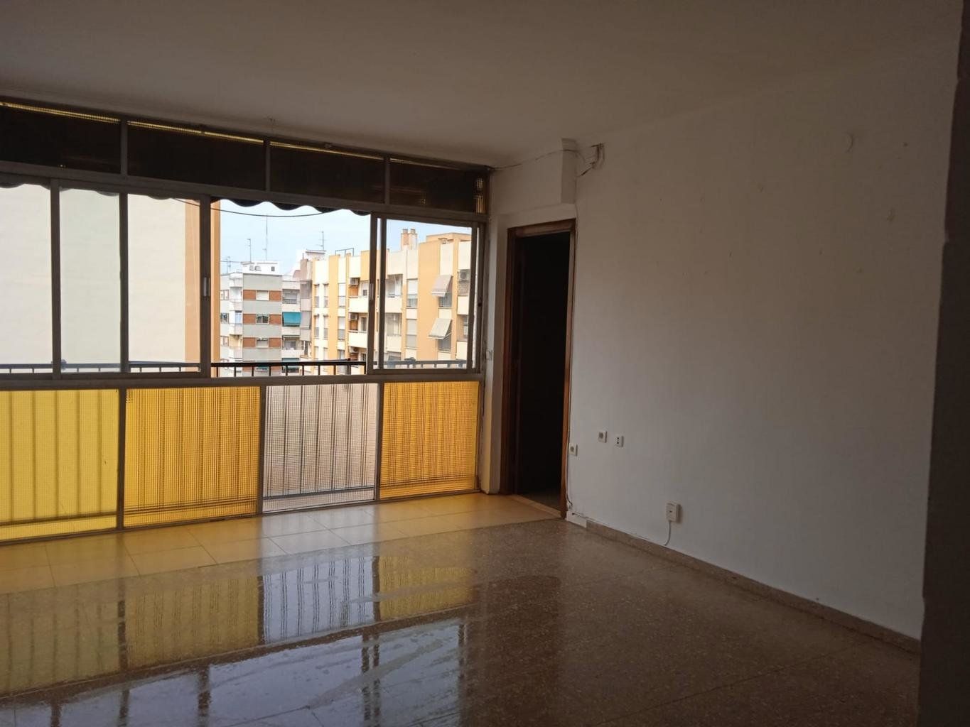 Piso a la venta en la calle Manuel Colomer Marco por 93.000€