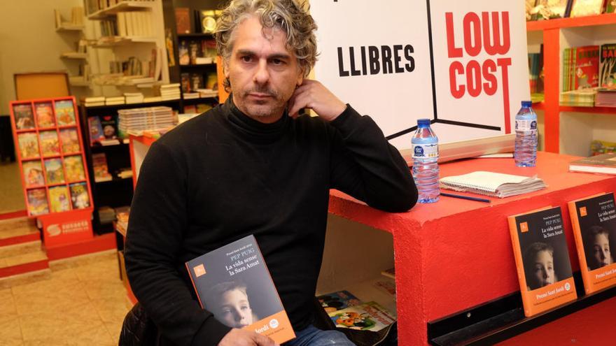 Puig durant la presentació del llibre a Figueres