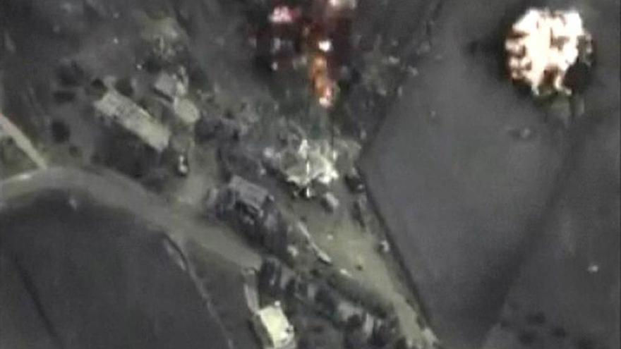 Imagen aérea de los impactos de un bombardeo ruso sobre Siria.