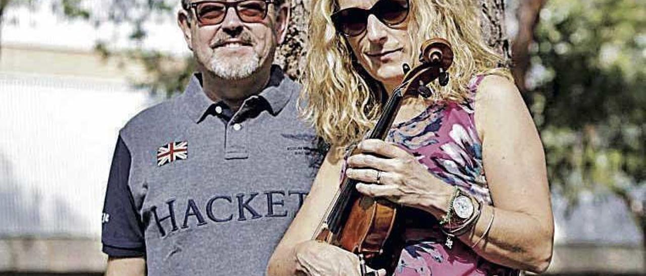 Neil Fellows y la violinista mallorquina, Isabel Morey.