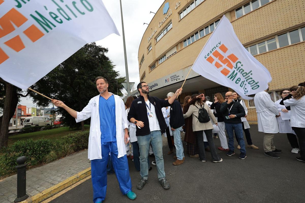 Manifestación de los médicos para exigir un estatuto propio. Manifestación de los médicos para exigir un estatuto propio.