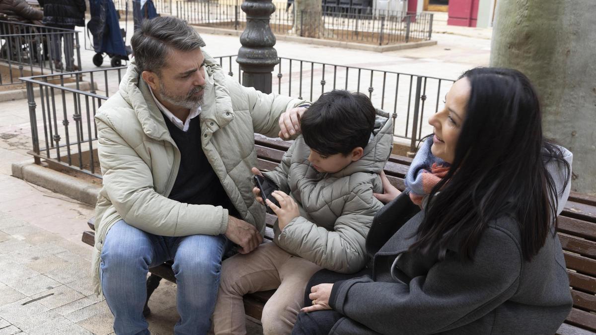La falta de recursos inclusivos obliga a un niño con discapacidad a quedarse en casa y sin clase