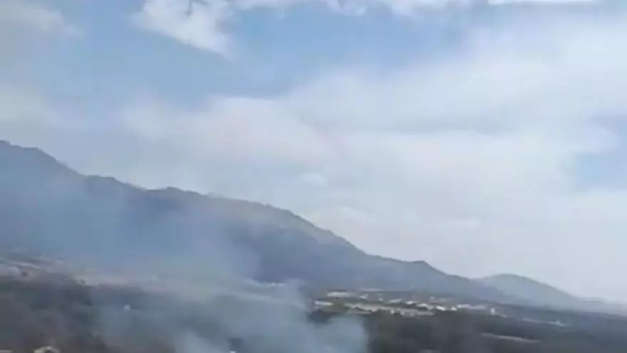 Vídeo | Imágenes del incendio forestal en La Granja (Cáceres)