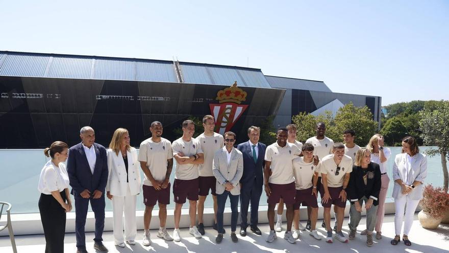 Yáñez eleva la ambición del Sporting: «Creo y quiero pensar en poder ascender directamente»