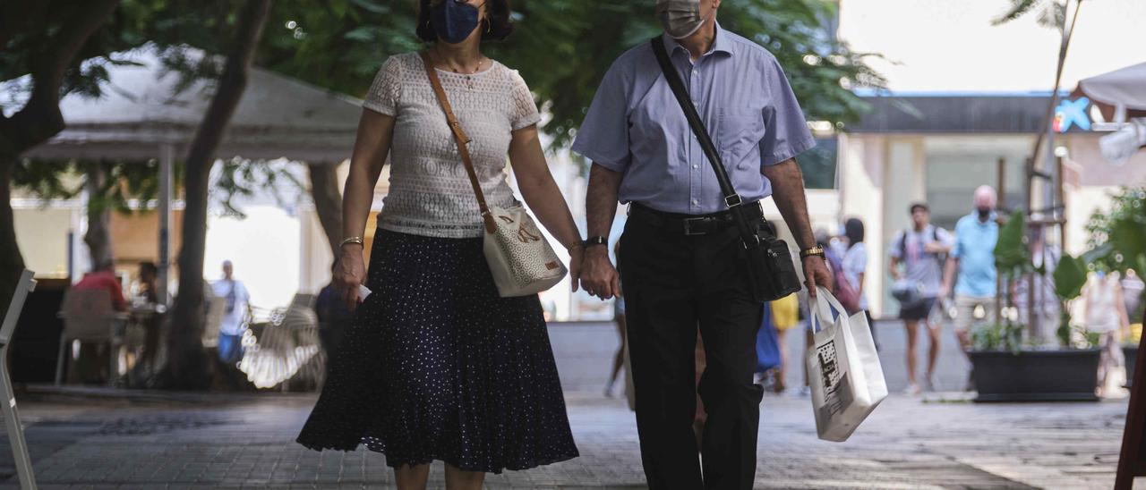 Sexto día consecutivo de descenso en los contagios Covid de Canarias