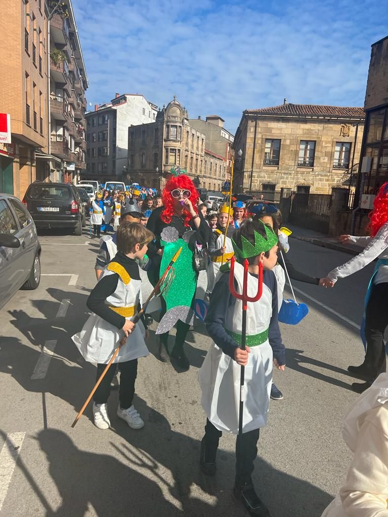 El fondo marino, protagonista del carnaval del colegio Maliayo