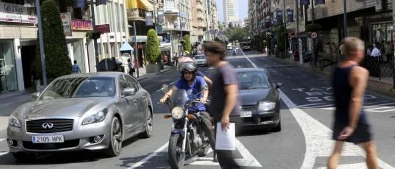 La avenida de Maisonnave es uno de los grandes ejes comerciales de la ciudad.