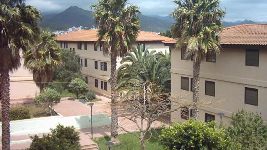 Vista general de la Residencia Universitaria Parque de las Islas.