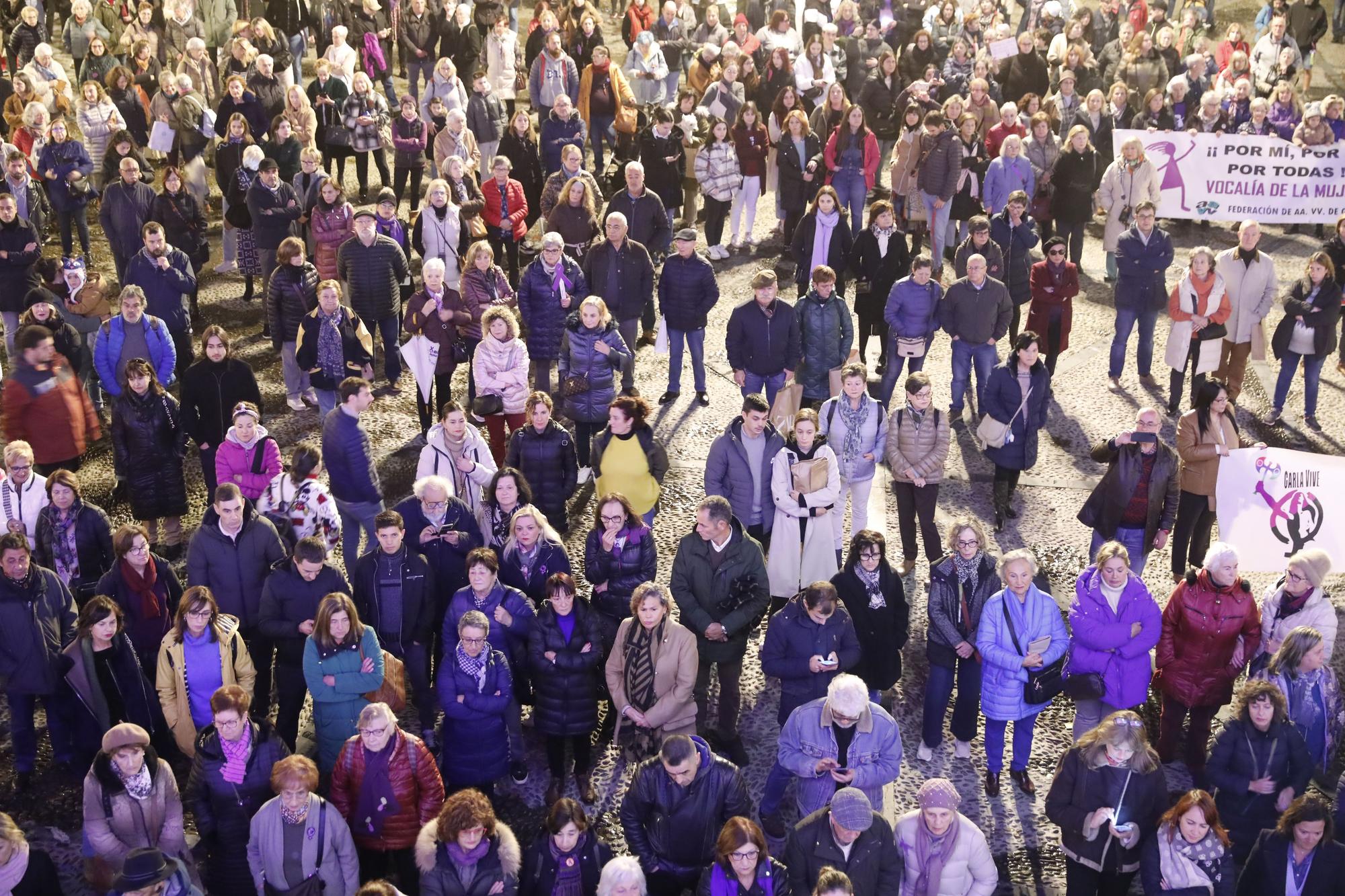 En imágenes: Gijón se cita en la plaza Mayor por el Día Internacional de la Eliminación de la Violencia contra las Mujeres