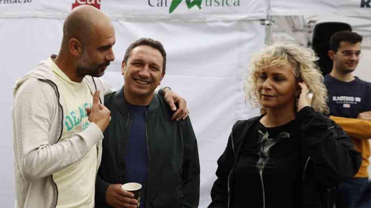 Guardiola y Eusebio, junto a Mònica Terribas, en el Open Day de la Fundación Johan Cruyff