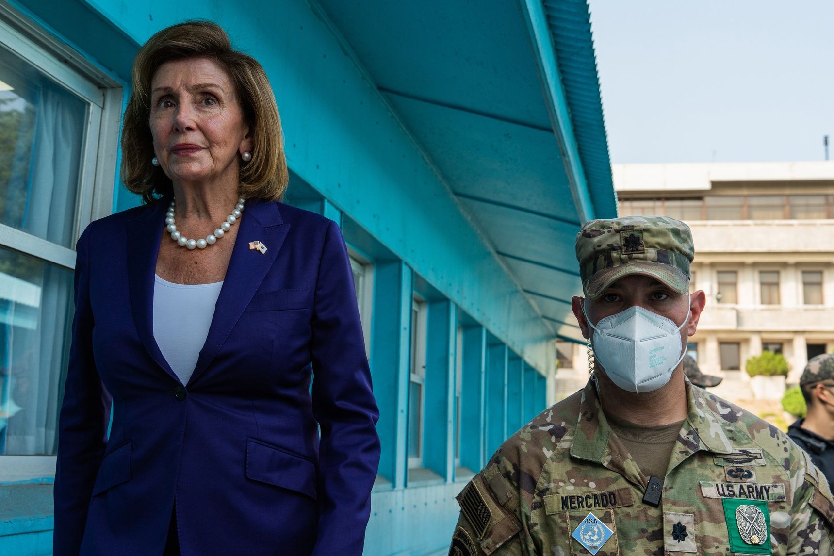 Nancy Pelosi, presidenta de la Cámara de Representantes de EEUU, en la frontera entre Corea del Sur y Corea del Norte.