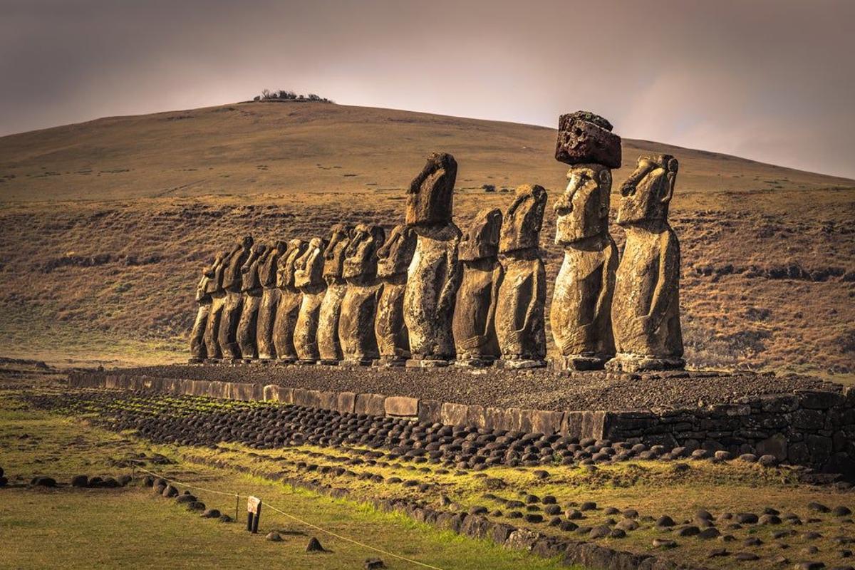 Moáis en la Isla de Pascua, Chile